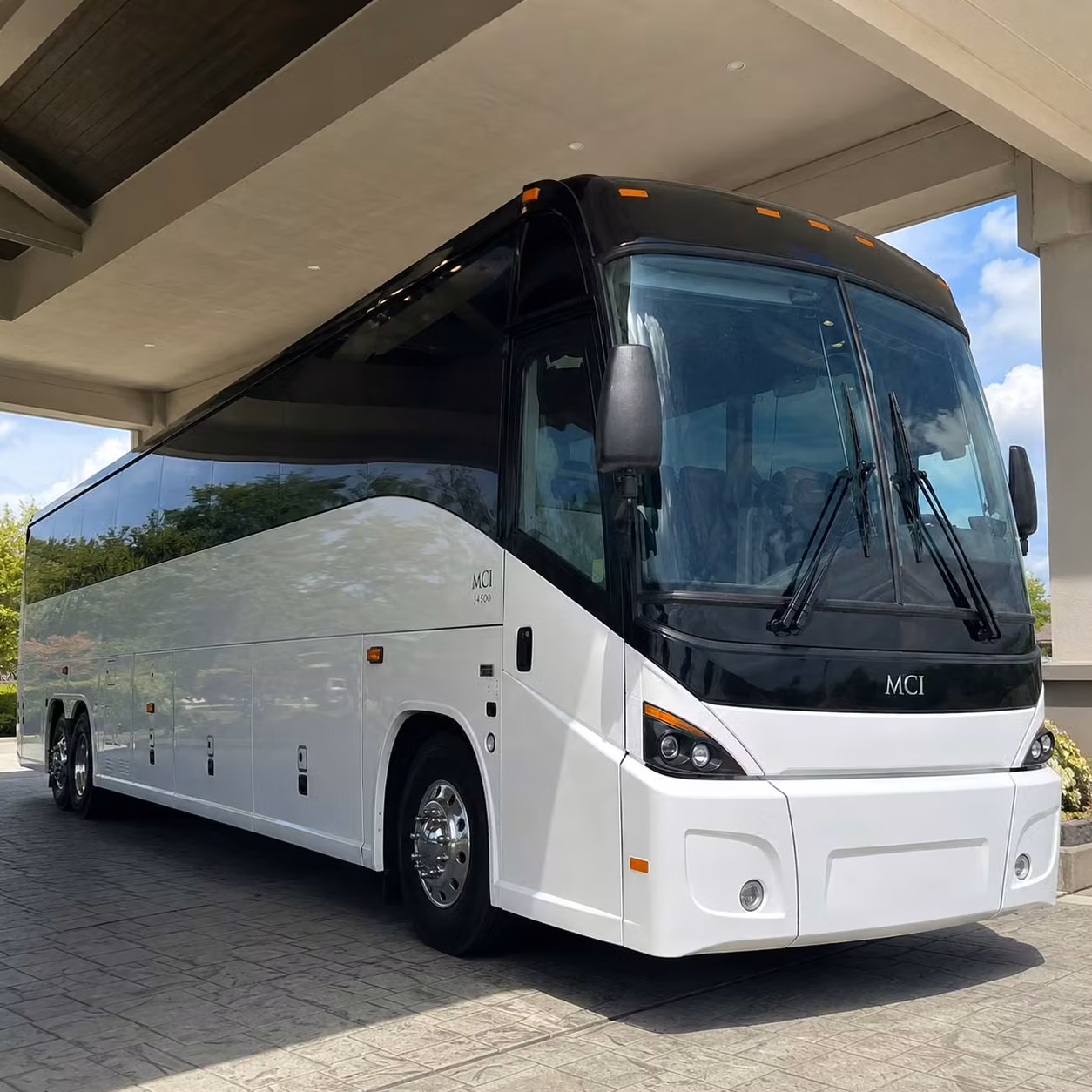 daily commuter shuttles between garland and downtown dallas