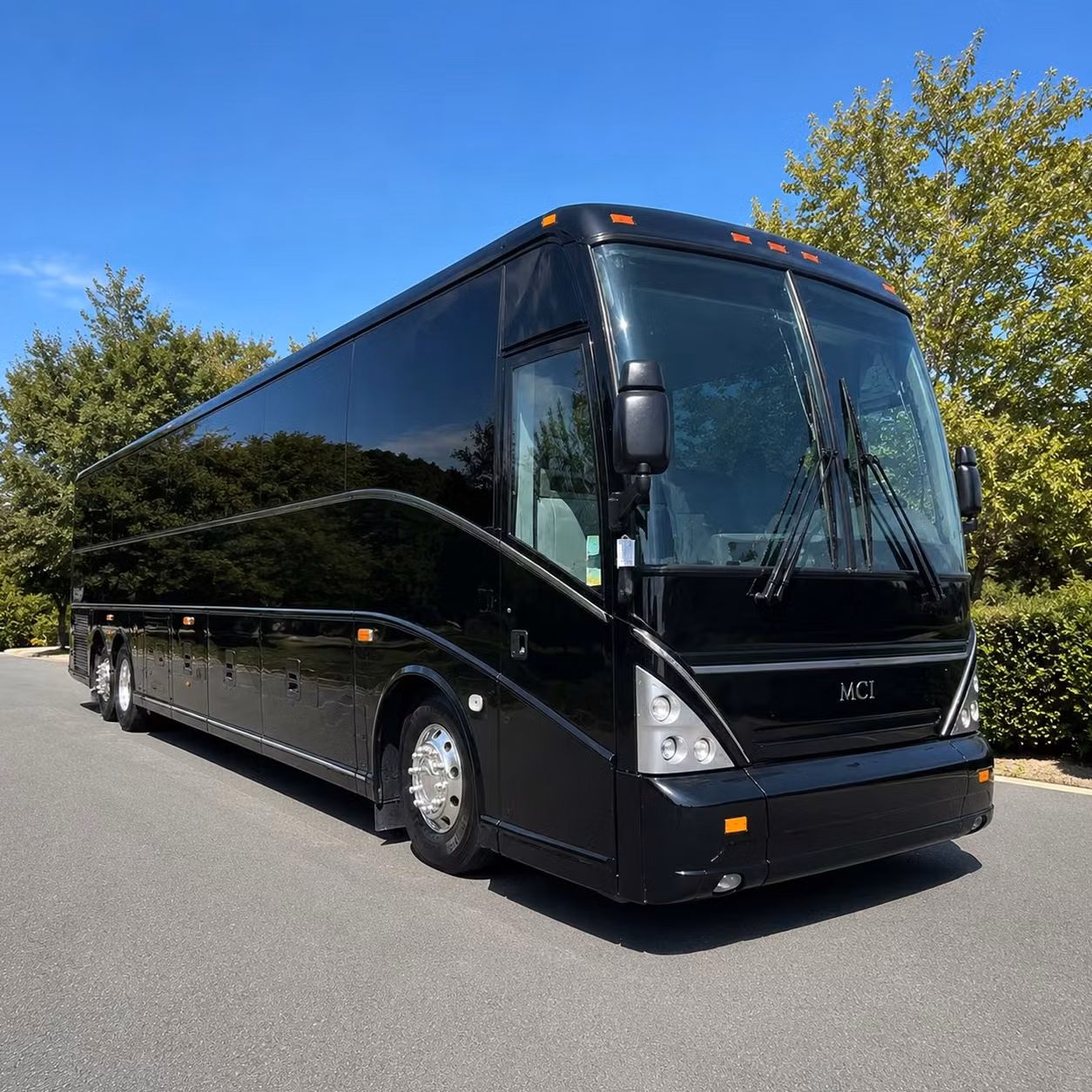 garland wedding shuttle bus party transportation